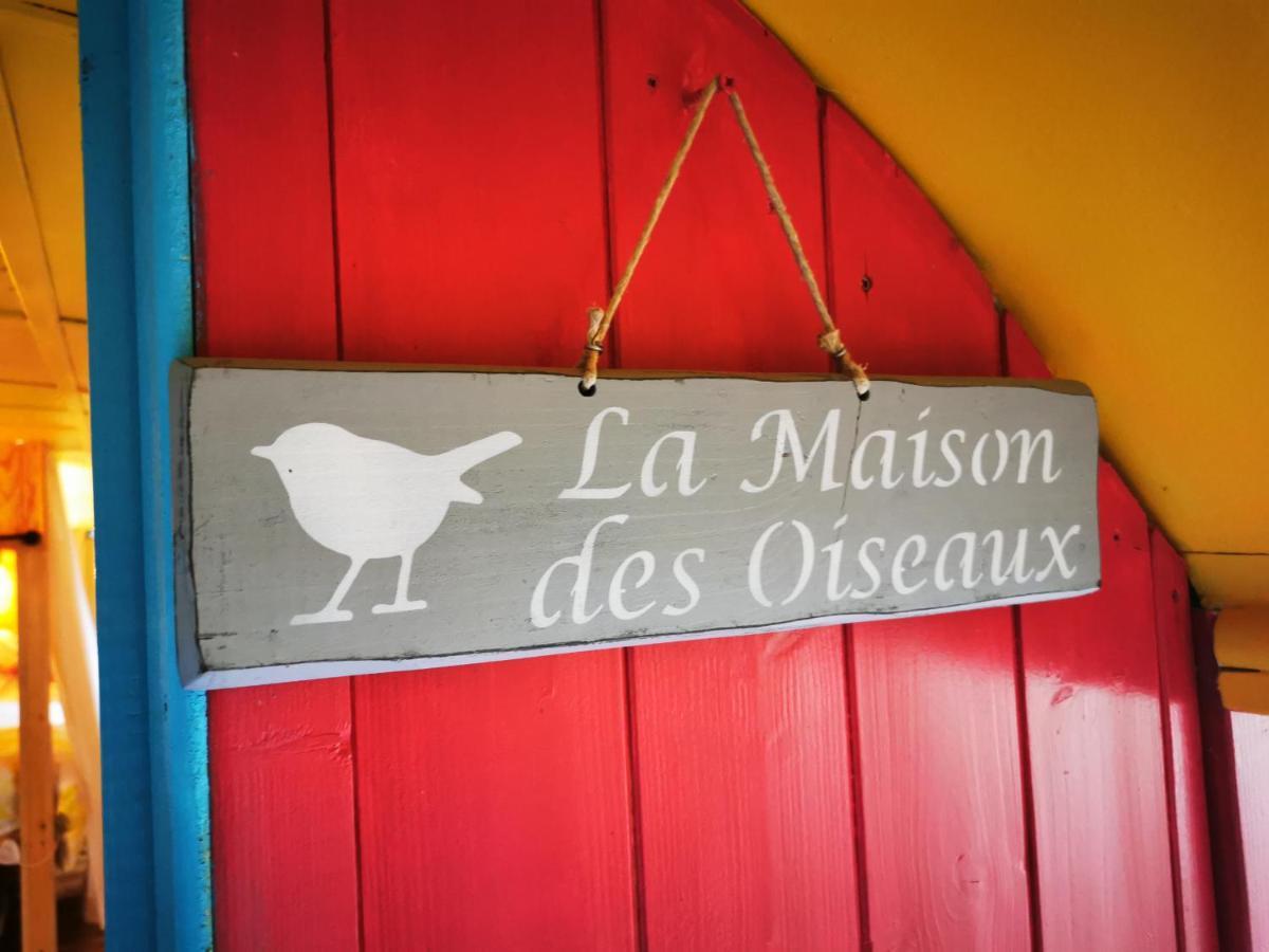 La Maison Des Oiseaux. Roulotte Achicourt Buitenkant foto